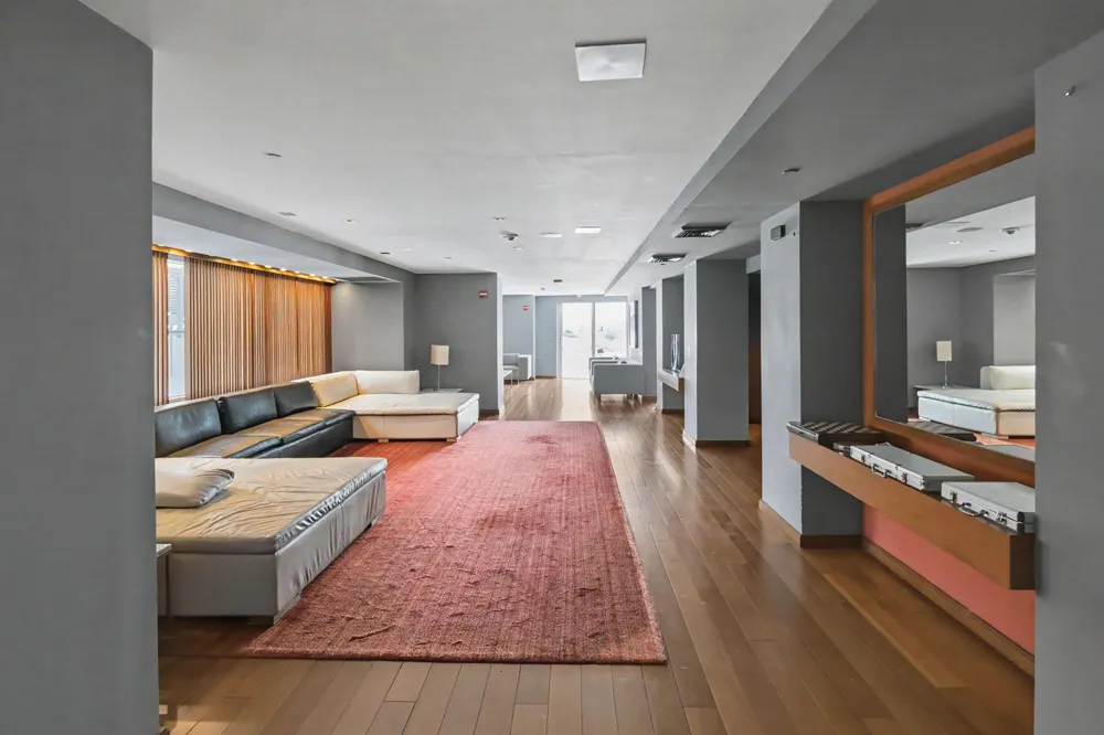 335 S Biscayne Boulevard #1002 Miami, FL 33131