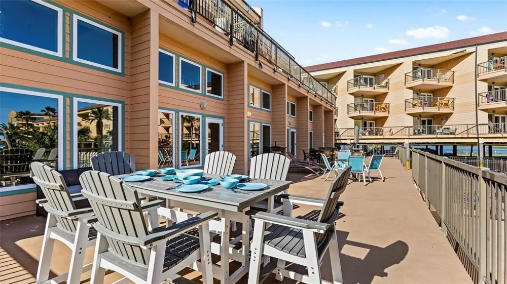 9520 Seawall Boulevard #155 Galveston, TX 77554