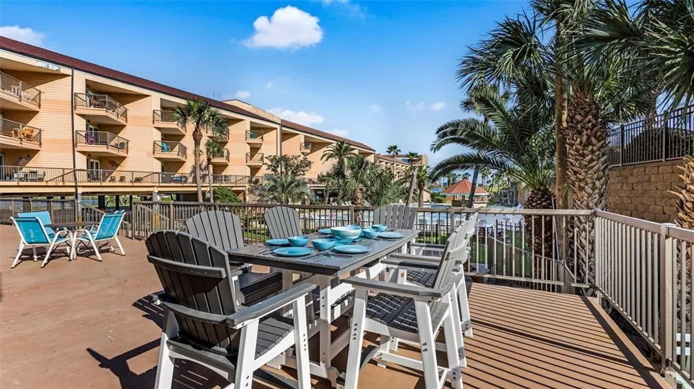 9520 Seawall Boulevard #155 Galveston, TX 77554