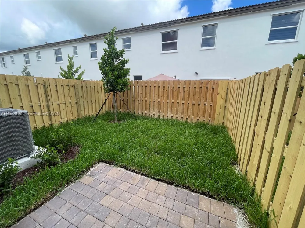 2568 SE 25th Rd #2568 Homestead, FL 33035
