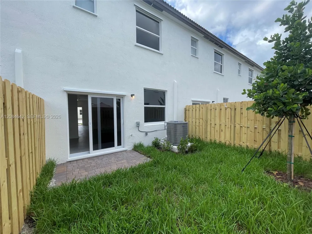 2568 SE 25th Rd #2568 Homestead, FL 33035