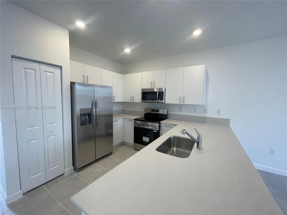 2568 SE 25th Rd #2568 Homestead, FL 33035