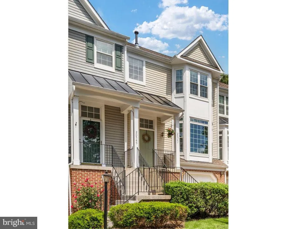 20547 WARBURTON BAY SQUARE #37 Sterling, VA 20165