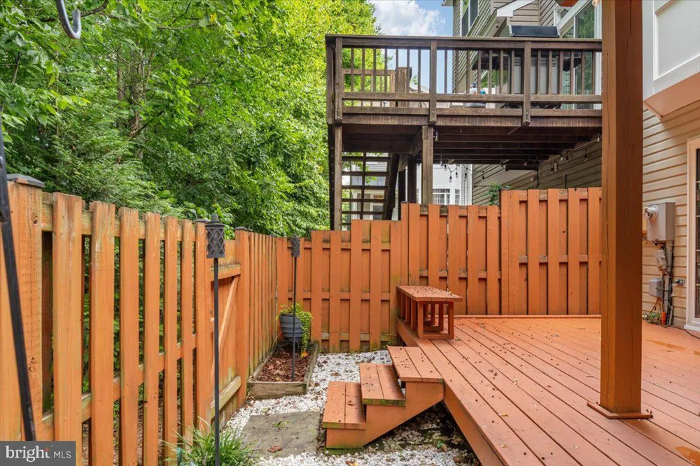 20547 WARBURTON BAY SQUARE #37 Sterling, VA 20165