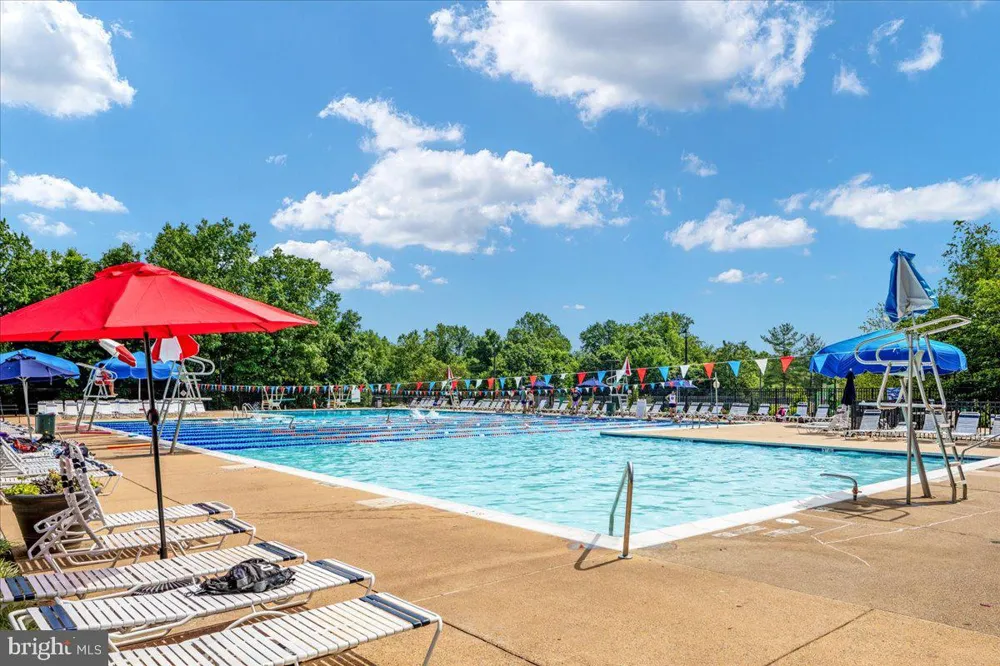 20547 WARBURTON BAY SQUARE #37 Sterling, VA 20165