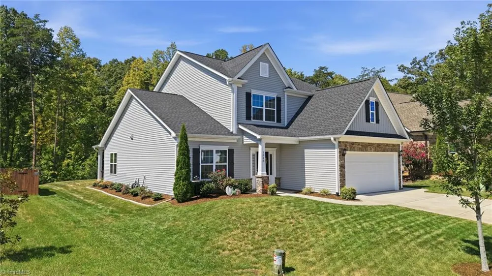 1023 Woodview Ridge Trail Lewisville, NC 27023