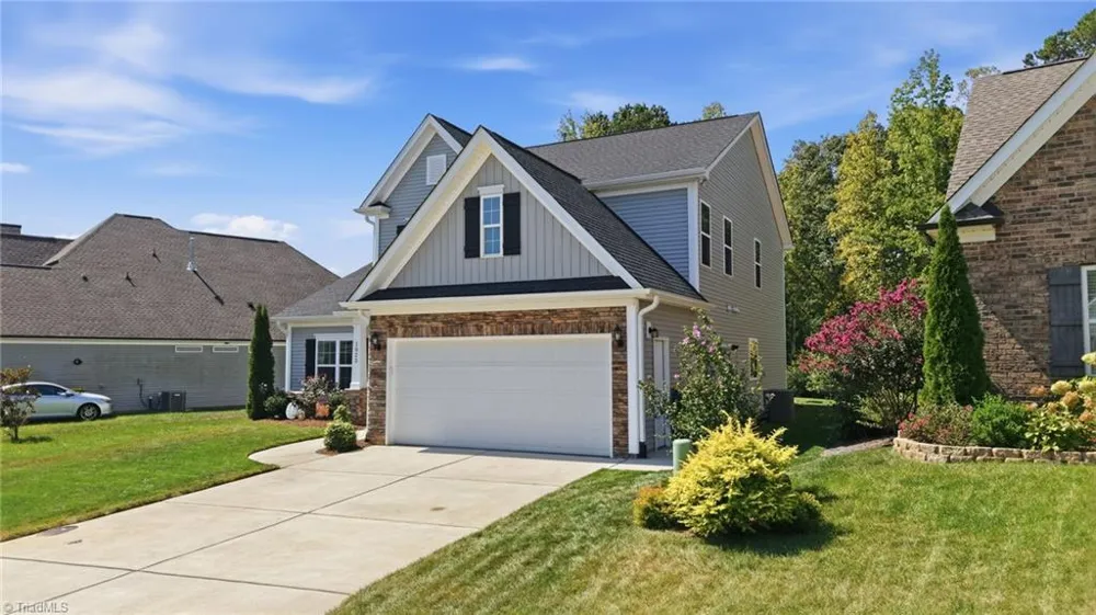 1023 Woodview Ridge Trail Lewisville, NC 27023