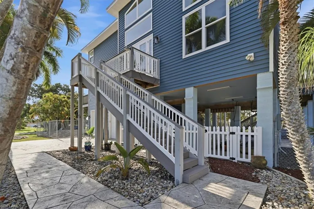 5711 Linden Lane Bokeelia, FL 33922