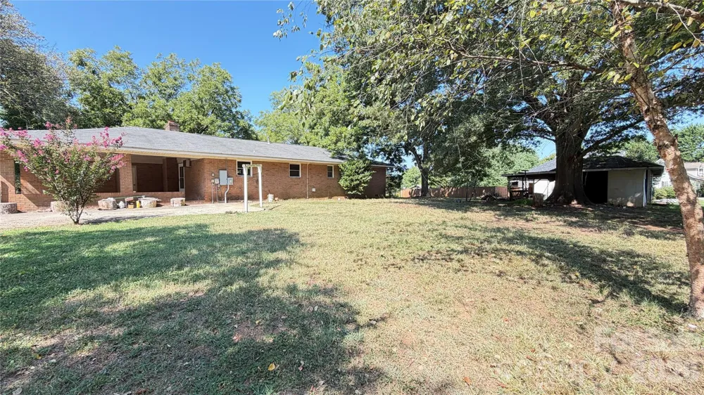 1515 Pleasant Plains Road Matthews, NC 28105