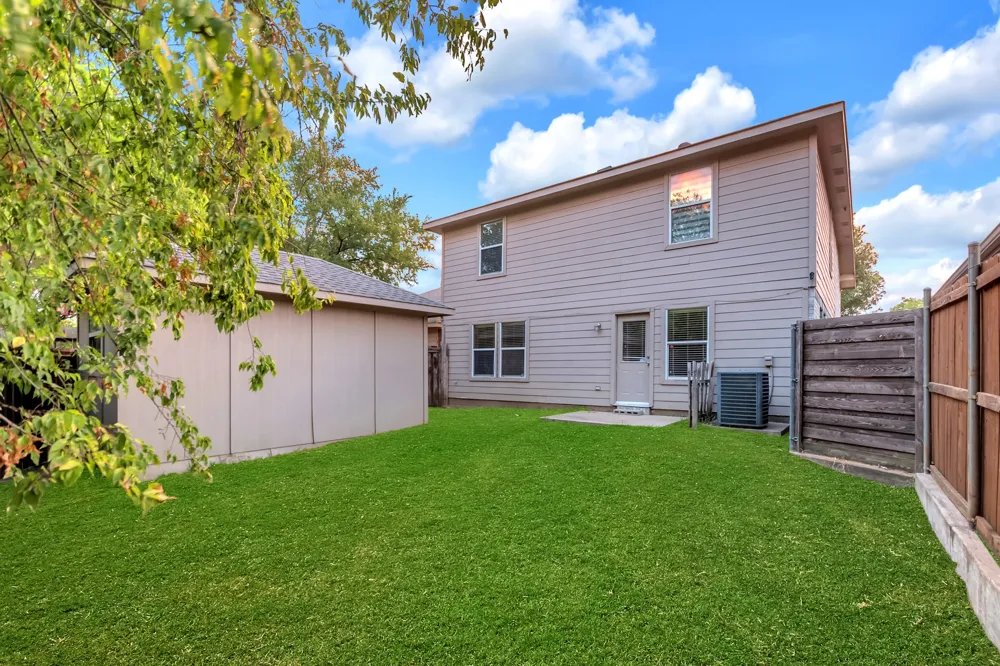 3517 Apple Valley Way Dallas, TX 75227