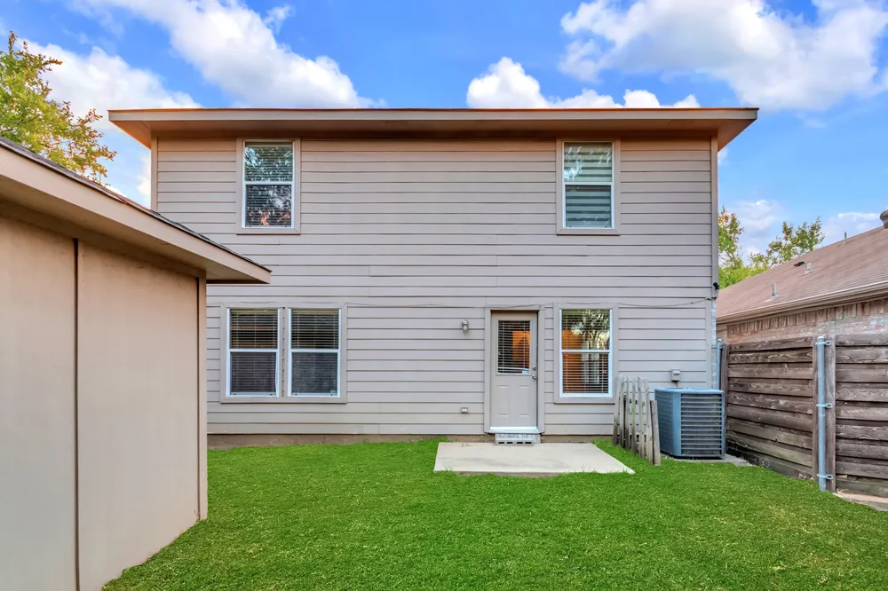 3517 Apple Valley Way Dallas, TX 75227