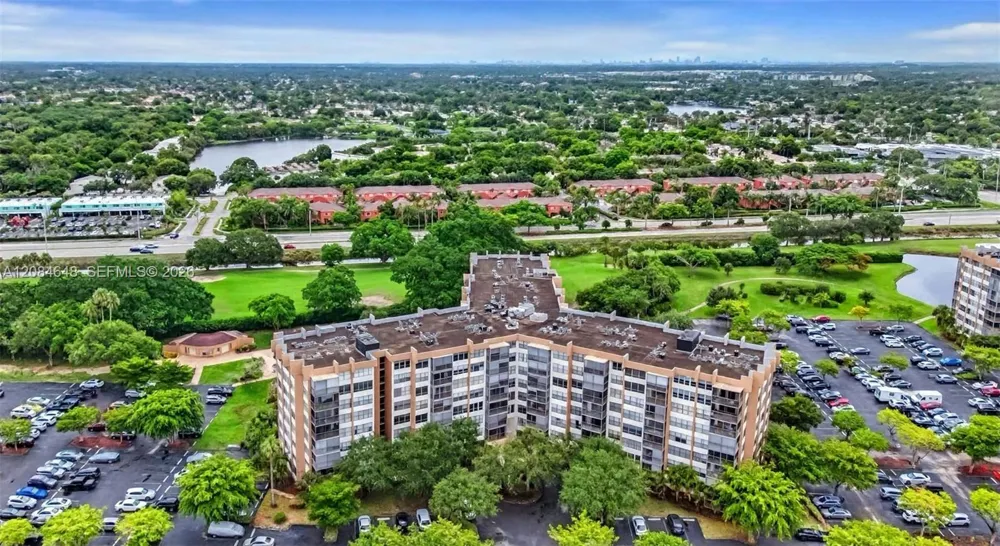 1300 Saint Charles Pl #L11 Pembroke Pines, FL 33026