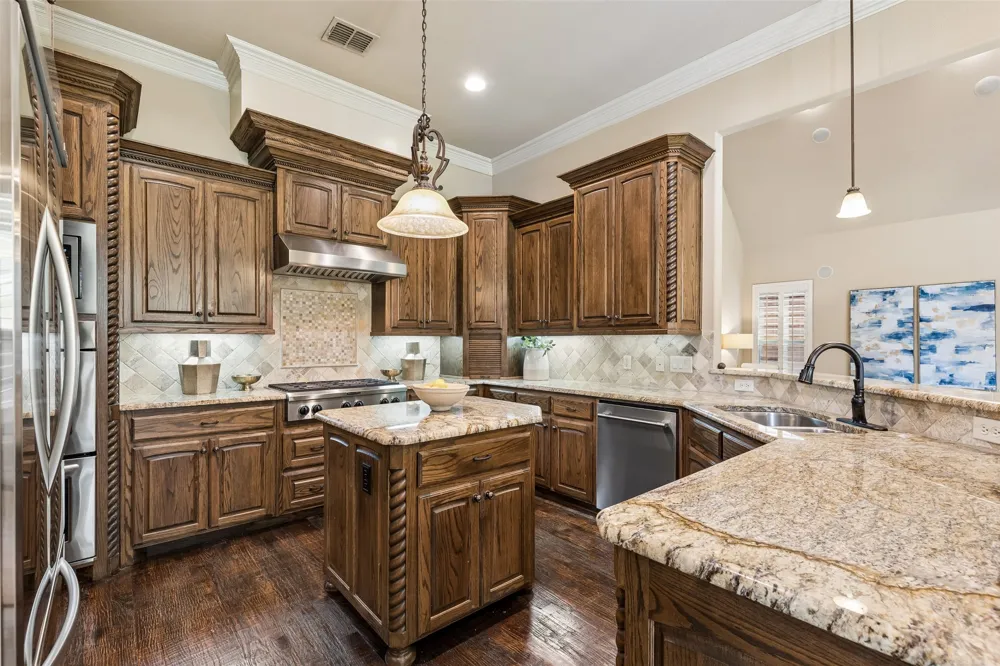 8523 Lakemont Drive Dallas, TX 75209