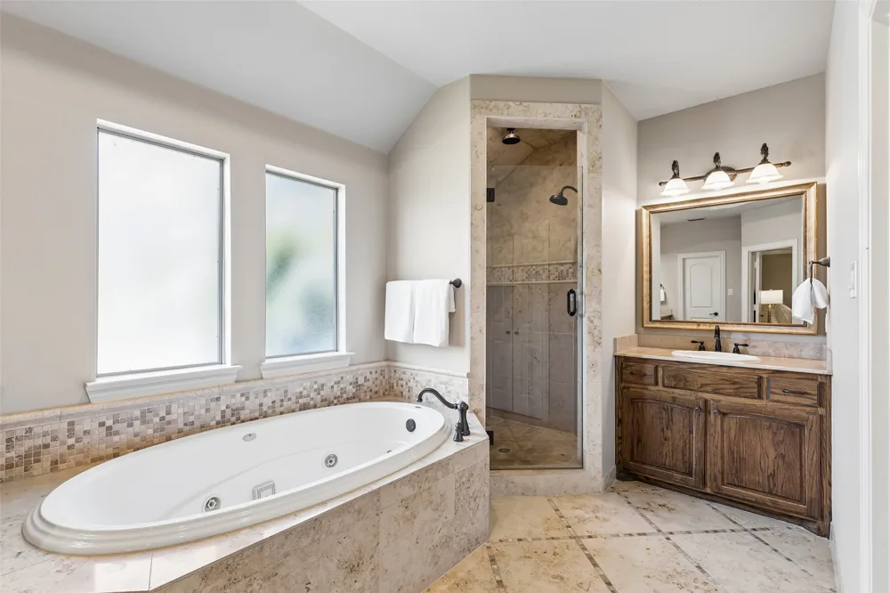 8523 Lakemont Drive Dallas, TX 75209