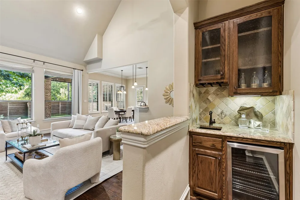 8523 Lakemont Drive Dallas, TX 75209