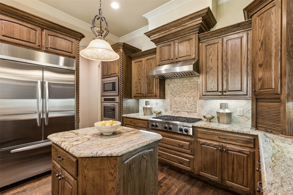 8523 Lakemont Drive Dallas, TX 75209