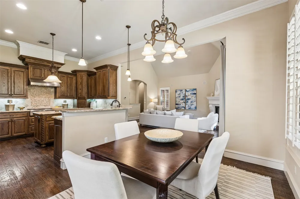 8523 Lakemont Drive Dallas, TX 75209