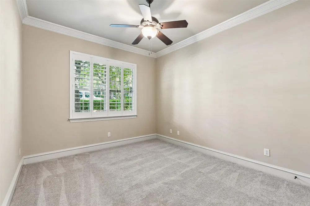 8523 Lakemont Drive Dallas, TX 75209