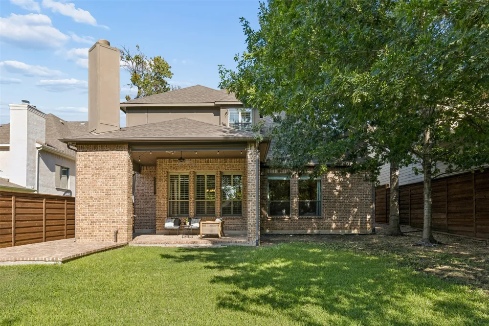 8523 Lakemont Drive Dallas, TX 75209