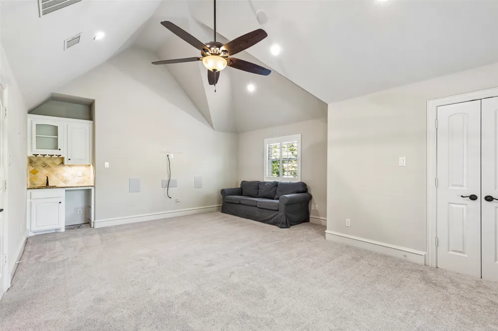 8523 Lakemont Drive Dallas, TX 75209