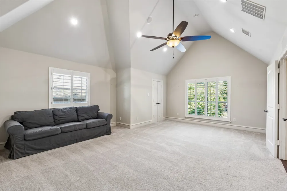 8523 Lakemont Drive Dallas, TX 75209