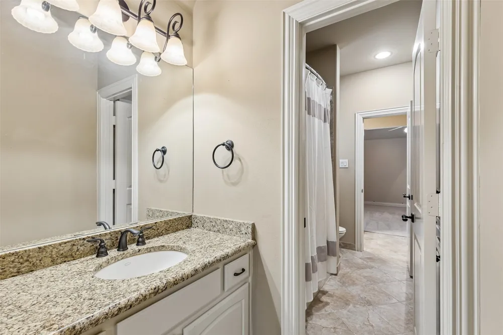 8523 Lakemont Drive Dallas, TX 75209