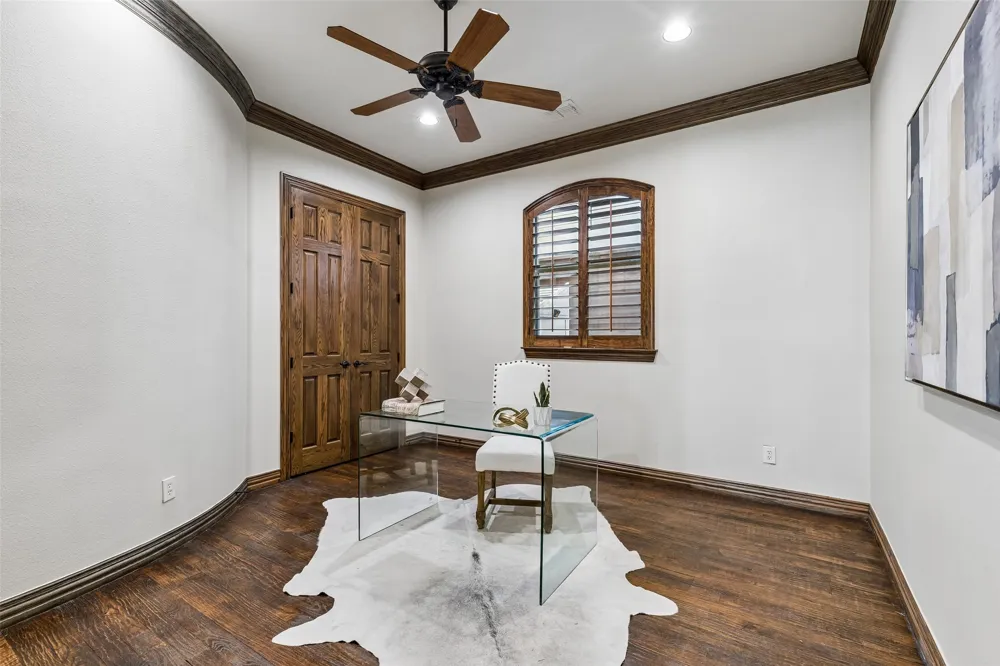 8523 Lakemont Drive Dallas, TX 75209