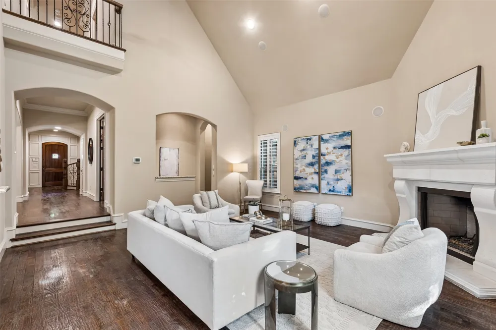 8523 Lakemont Drive Dallas, TX 75209