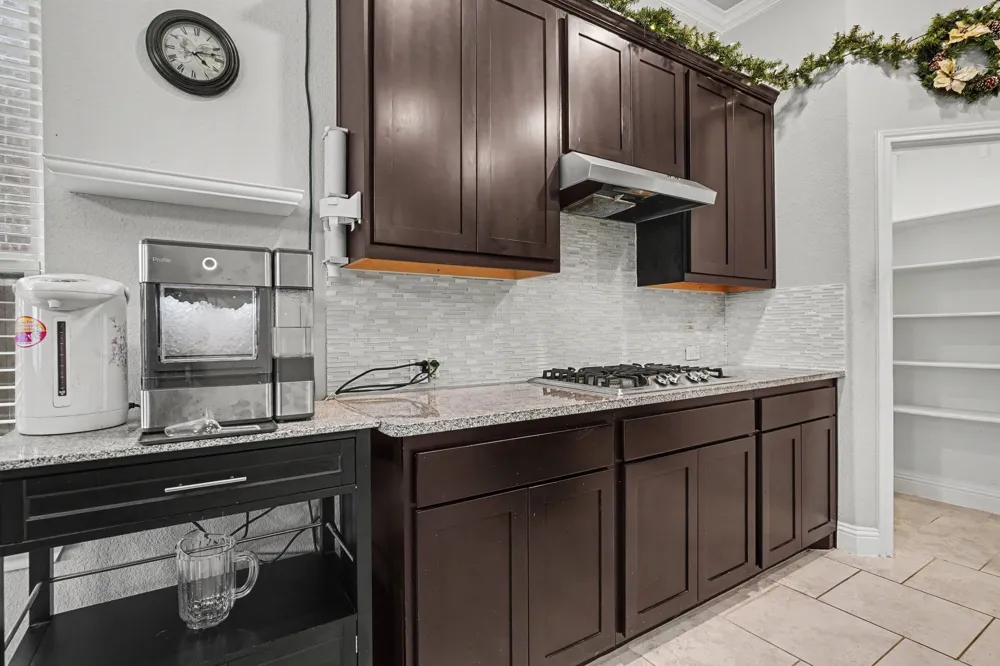 646 Harris Ridge Drive Arlington, TX 76002