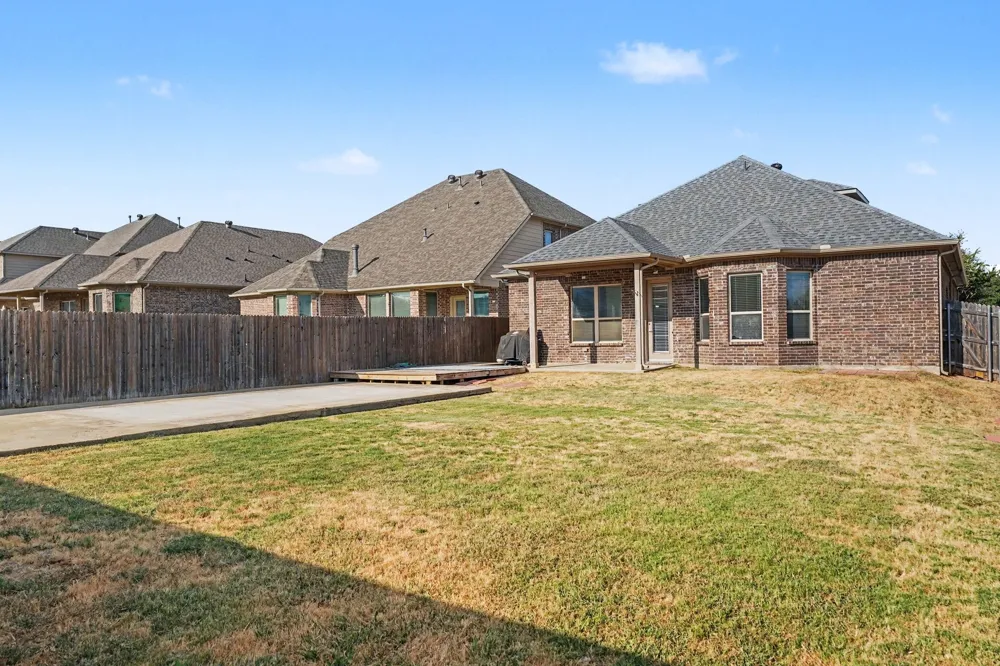 646 Harris Ridge Drive Arlington, TX 76002