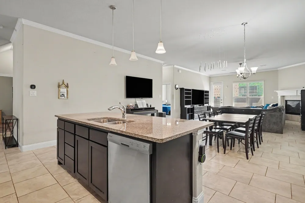646 Harris Ridge Drive Arlington, TX 76002
