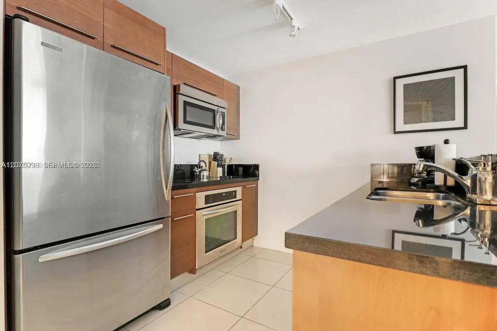 253 NE 2nd St #508 Miami, FL 33132