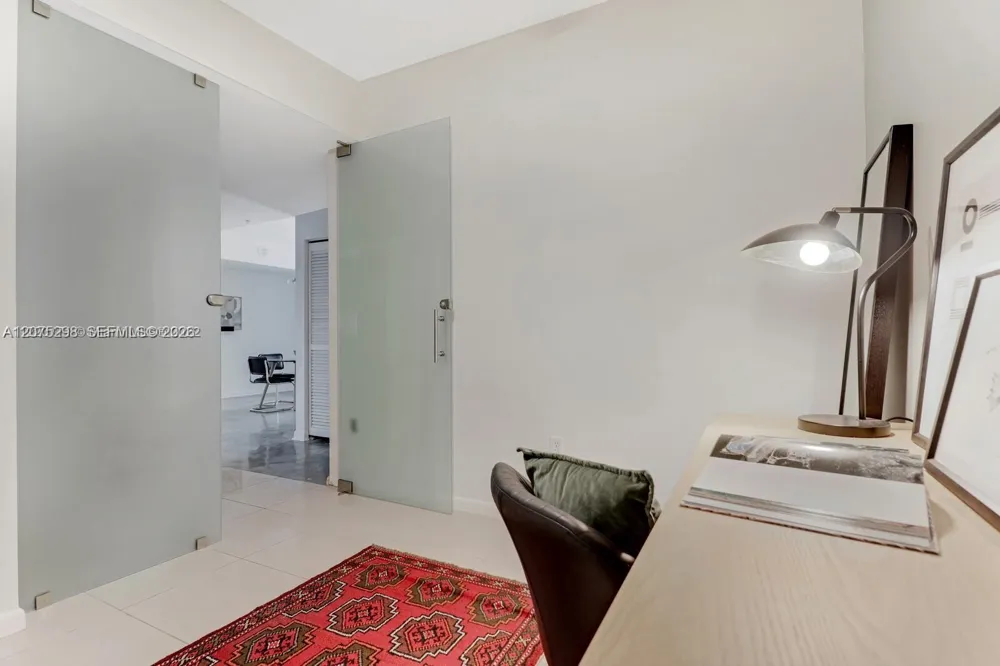 253 NE 2nd St #508 Miami, FL 33132