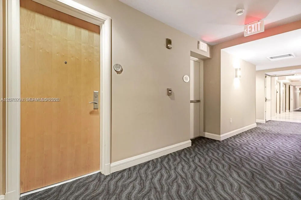 253 NE 2nd St #508 Miami, FL 33132