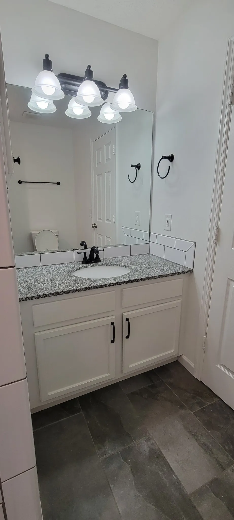 176 Brooke Castle Dr Hermitage, TN 37076