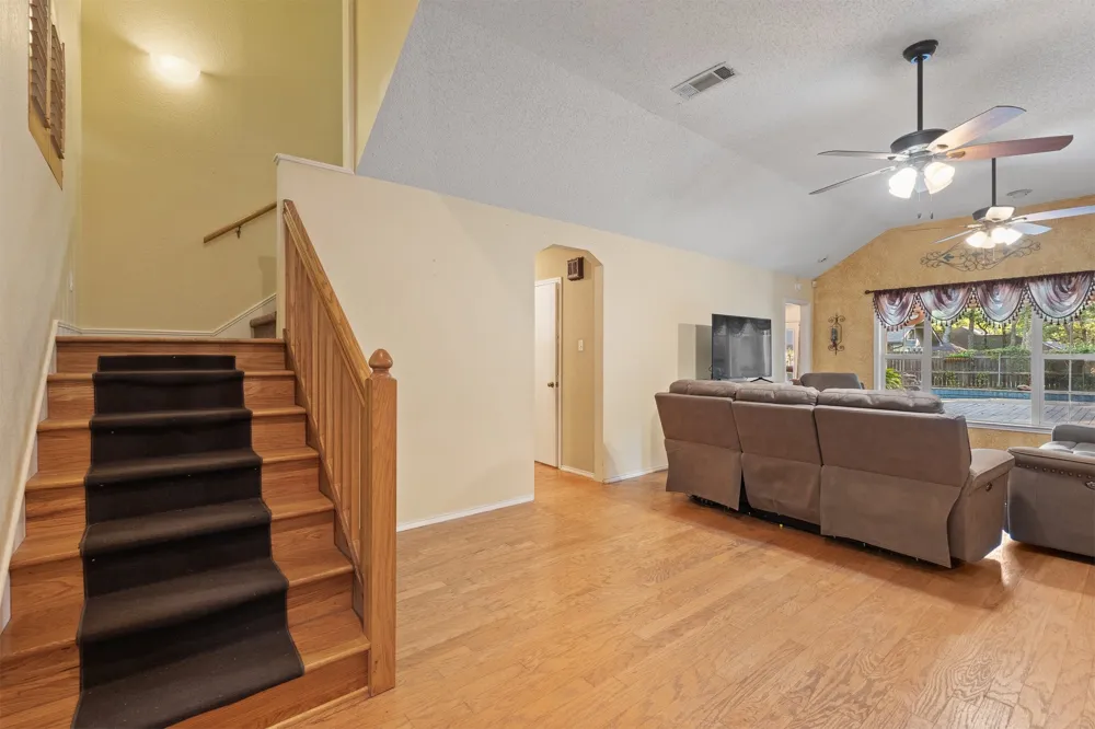 649 Parkridge Boulevard Burleson, TX 76028