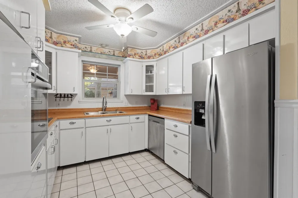 649 Parkridge Boulevard Burleson, TX 76028