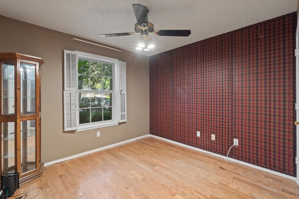 649 Parkridge Boulevard Burleson, TX 76028