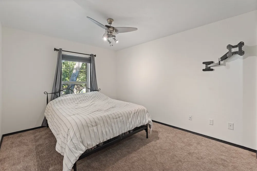 649 Parkridge Boulevard Burleson, TX 76028