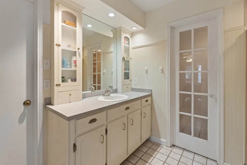 649 Parkridge Boulevard Burleson, TX 76028