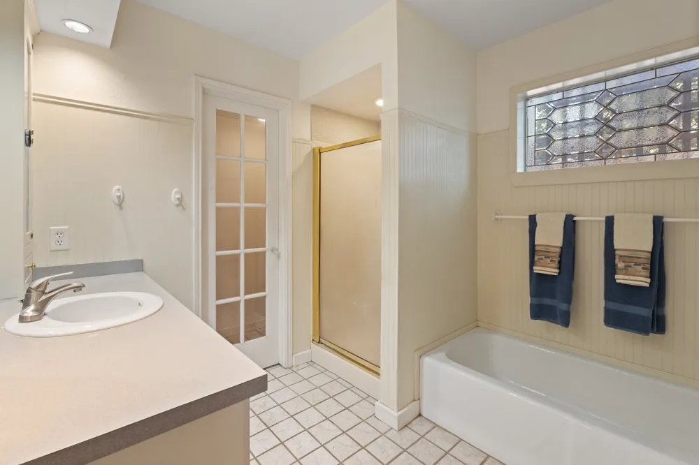 649 Parkridge Boulevard Burleson, TX 76028