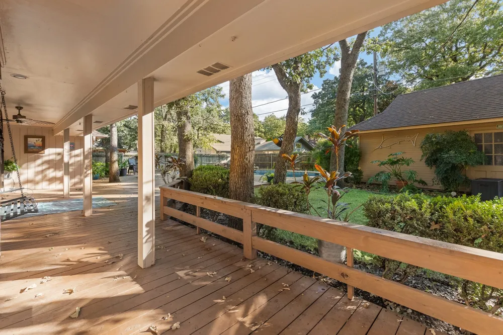 649 Parkridge Boulevard Burleson, TX 76028