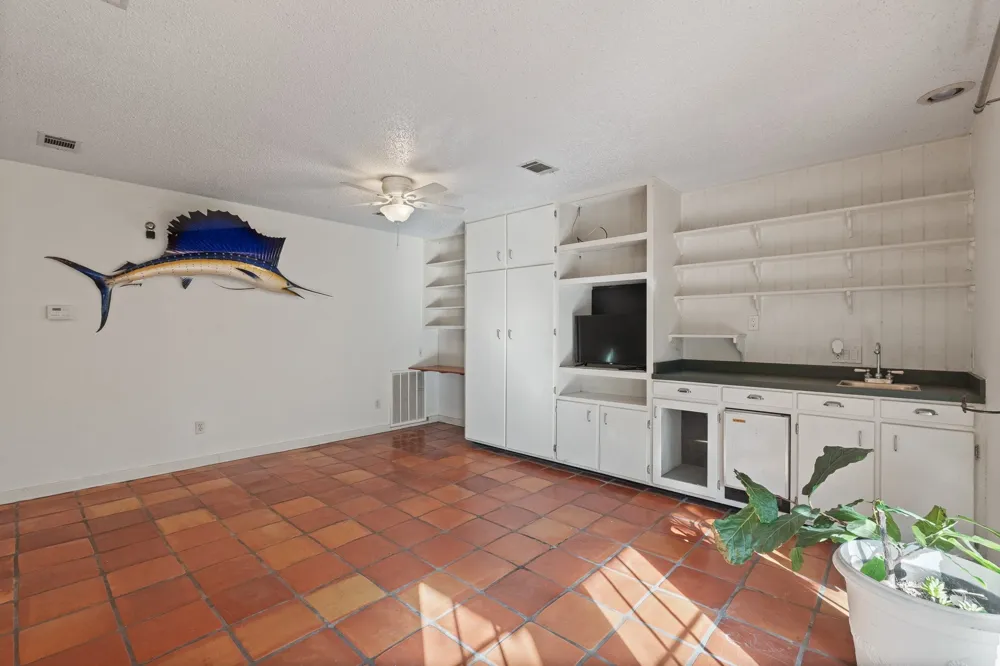 649 Parkridge Boulevard Burleson, TX 76028