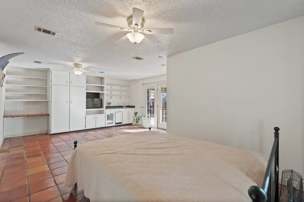 649 Parkridge Boulevard Burleson, TX 76028