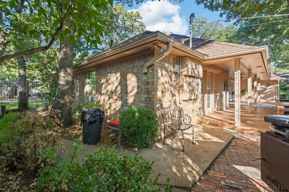 649 Parkridge Boulevard Burleson, TX 76028
