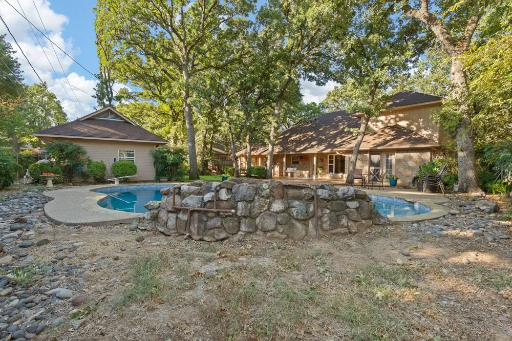 649 Parkridge Boulevard Burleson, TX 76028