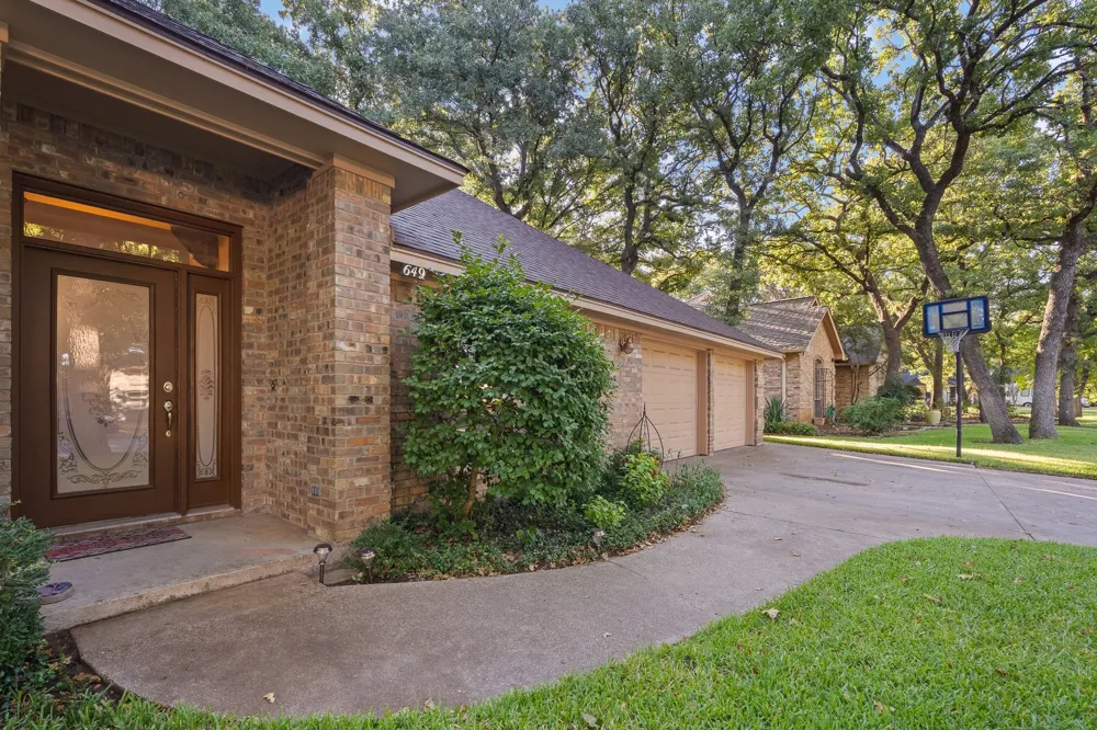 649 Parkridge Boulevard Burleson, TX 76028