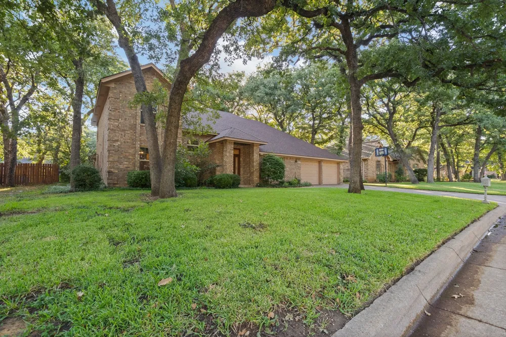 649 Parkridge Boulevard Burleson, TX 76028