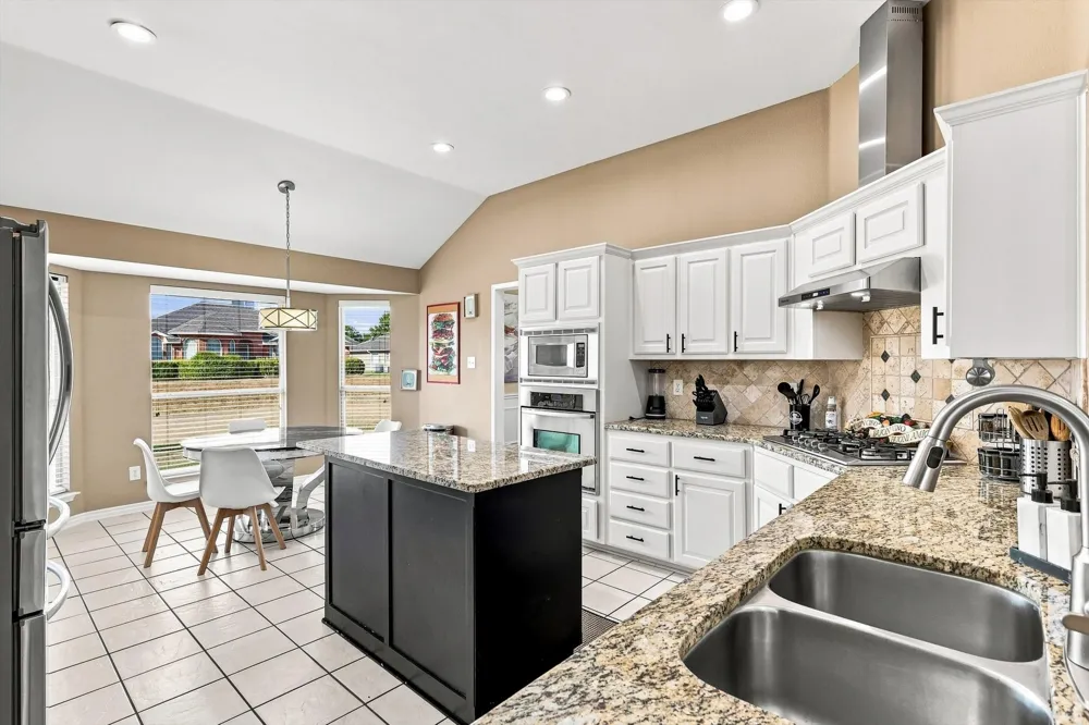 335 Linhurst Drive Murphy, TX 75094