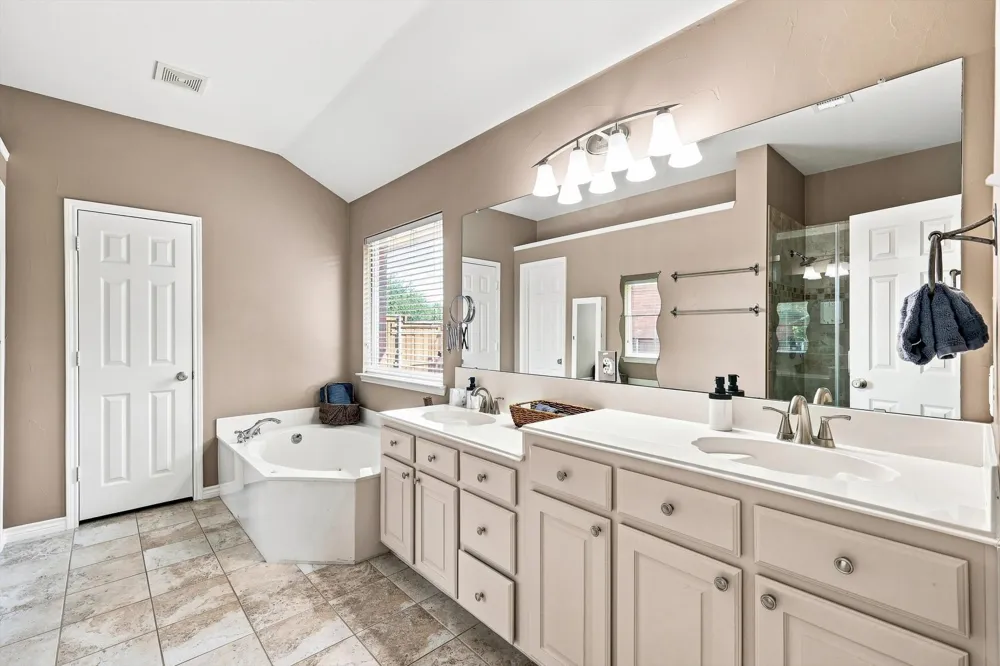 335 Linhurst Drive Murphy, TX 75094